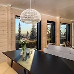 Holiday home Naekoealahuoneisto Ketunpolku